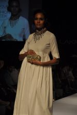 Model walk the ramp for House of Chic show at LFW 2013 Day 5 in Grand Haytt, Mumbai on 27th Aug 2013  (24).JPG